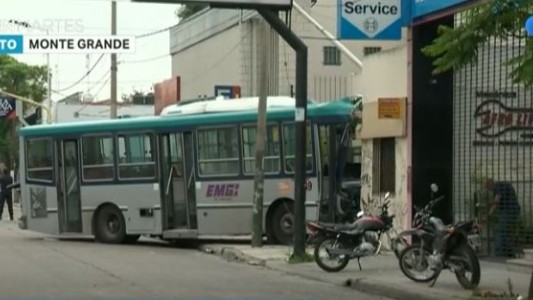 Un colectivo se incrustó en una casa: murió el chofer
