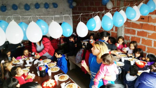Barrios de Pie se moviliza en reclamo de asistencia a comedores