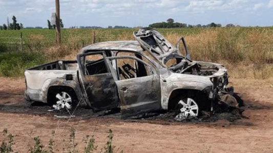 Levantó a dos hombres que hacían dedo, le robaron la camioneta y lo balearon