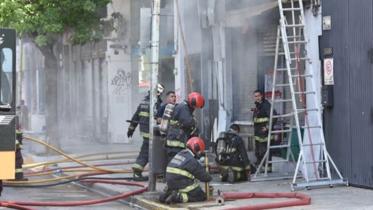 Incendio en un supermercado chino: una mujer murió atrapada