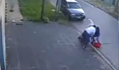 Patota golpea a un hombre y le roba el auto