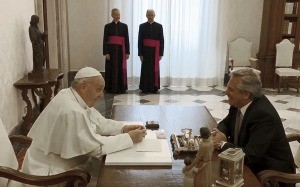 Alberto Fernández ya está reunido con el papa Francisco en el Vaticano