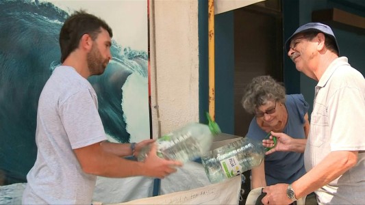 VIDEO: premios para quienes junten el plástico de la playa