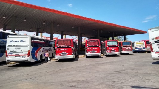 Se cumple el paro de interurbanos en Córdoba