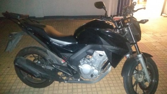 Insólito: le mordió la mano a un policía para evitar un operativo de tránsito