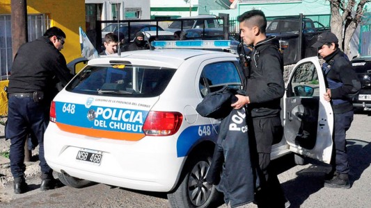 Estranguló a su pareja, se entregó a la policía y dijo que se le "fue la mano"