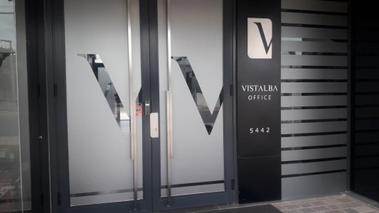 Financiera ilegal: secuestraron u$d 1,3 millones, autos de alta gama, lingotes de oro, cheques y joyas