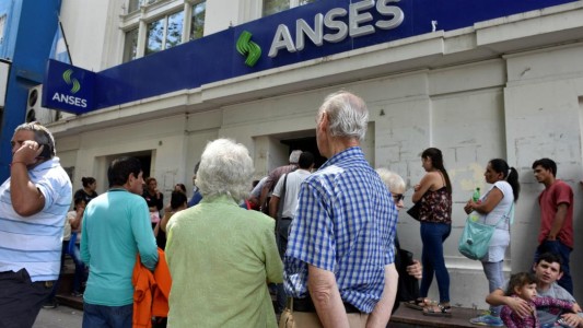 El Gobierno anuncia aumentos en la jubilaciones y pensiones