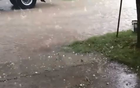 Temporal en Laboulaye: mucha lluvia acompañada de granizo