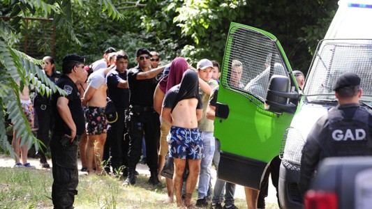 Pulgar para arriba y sonrisas: así fue la foto que se sacaron los rugbiers tras matar a Fernando