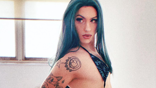 El hijo de Alberto Fernández publicó una foto hot y mostró un tatuaje que tiene en la cola