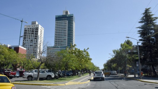 Neuquén: se inauguró el Hotel Hilton, la torre más alta de la patagonia