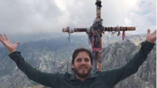 Un hombre ciego realizó el ascenso a Los Gigantes gracias a la ayuda de tres guías