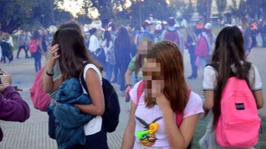 Multaron a padres de alumnos de un colegio mendocino que se embriagaron en el U.P.D.