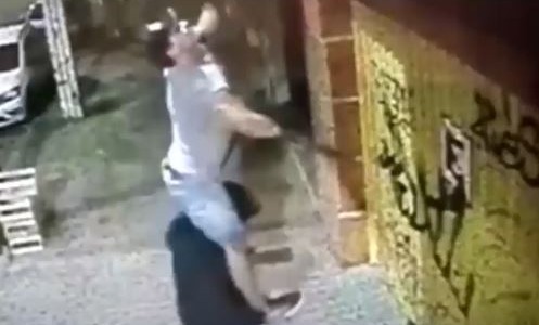 VIDEO: a cocochito rompieron la cámara de seguridad para robar