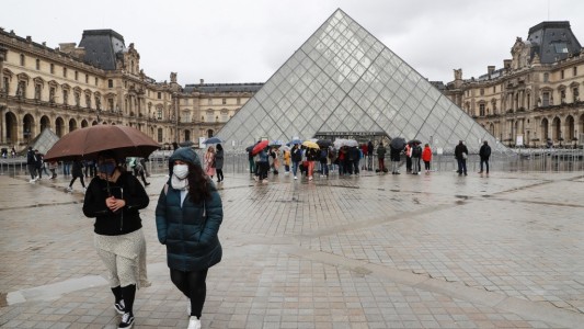 3000 muertos por coronavirus: se disparan contagios en Italia y cerró el Louvre en París