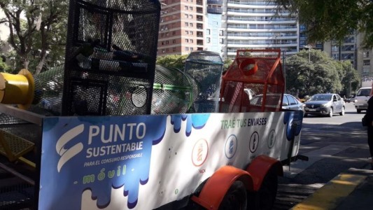 Lo reciclable que no se recicla: una caravana lleva firmas al Congreso para una Ley de Envases