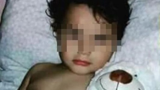 Murió un nene de dos años después de que se le cayera un arco de fútbol en la cabeza