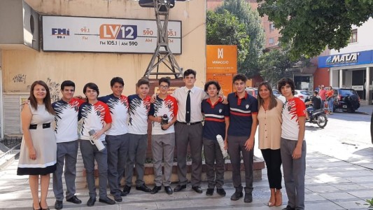 Para imitar: festejaron el "último primer día" repartiendo desayunos