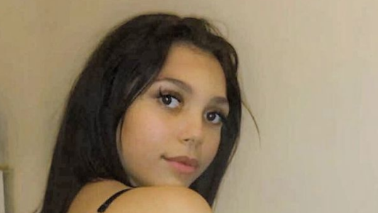 Una niñera tuvo un hijo con un chico de 13 años: lo acusó de violación y terminó condenada por abuso sexual