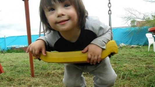 Enjuician al padre de un nene de 7 años: lo acusan de tirarlo desde el balcón