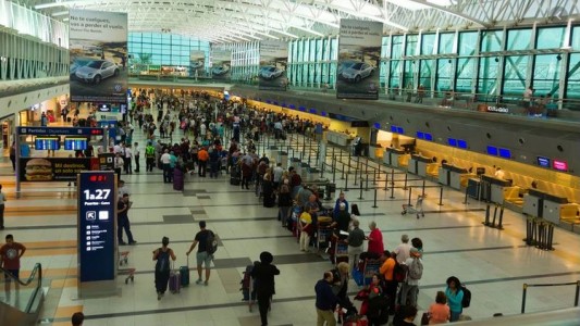 Coronavirus: 270 extranjeros debieron retornar a sus países por las restricciones