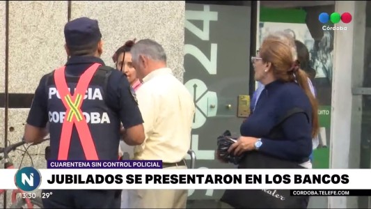 A pesar de la cuarentena total, jubilados salieron a cobrar