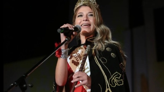 La reina de la vendimia se burló de la cuarentena y tuvo que renunciar