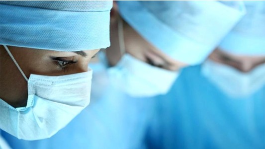 Personal de salud cobrará bono de $5000 durante cuatro meses