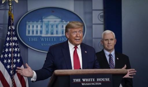 Trump está furioso con las automotrices porque aún no fabrican respiradores