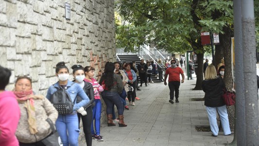 Cuarentena en Argentina: los bancos abrirán el viernes para pago a jubilados y prestaciones sociales