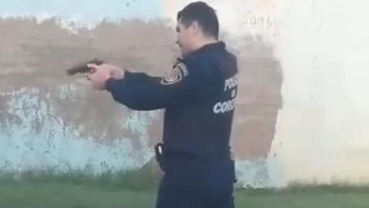 VIDEO: Un efectivo disparó por la espalda a un adolescente que violó la cuarentena