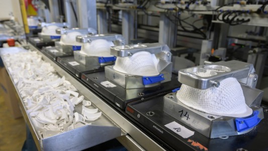 "Los norteamericanos nos arrebataron un cargamento": fuertes pugnas entre países para comprar barbijos en Asia