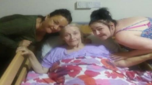 Murió de un ataque corazón en el funeral de su madre que había fallecido por coronavirus