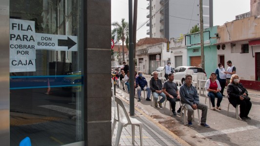 Bancos abrirán este lunes y atenderán solo por turno