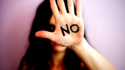 Ministras coinciden con el petitorio: "Los violentos tienen que irse del hogar"