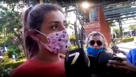 Chica trans denunció que una mujer policía la violó con la cachiporra: "Tengo miedo de salir a la calle"