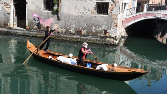 Coronavirus: por primera vez, baja el número de enfermos en Italia