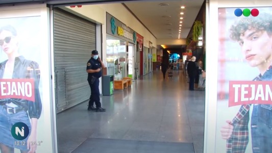 Algunos locales abrieron sus puertas en los shoppings de Córdoba