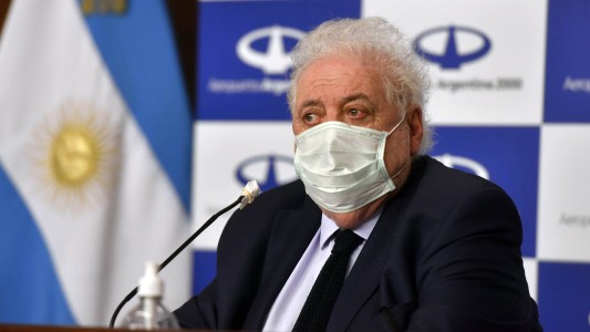 Ginés teme más "perder profesionales de la salud, a que no haya respiradores"