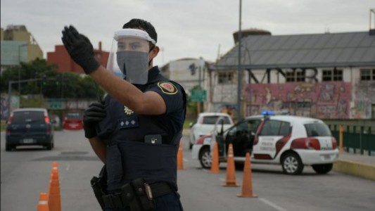 Miembros de las fuerzas de seguridad que trabajan en cuarentena cobrarán un adicional de 5000 pesos