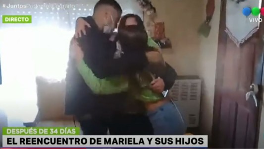 El emocionante reencuentro de una enfermera contagiada con sus hijos