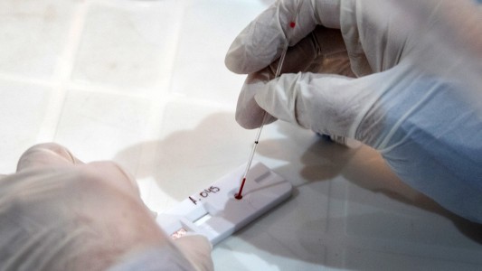 Confirmaron cuatro nuevas muertes por coronavirus en el país