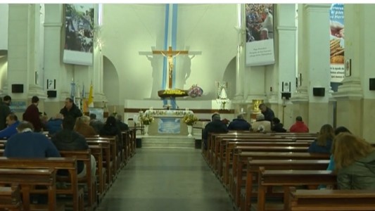 Violaron la cuarentena para ir a misa: "Es un gran circo, no hay pandemia"
