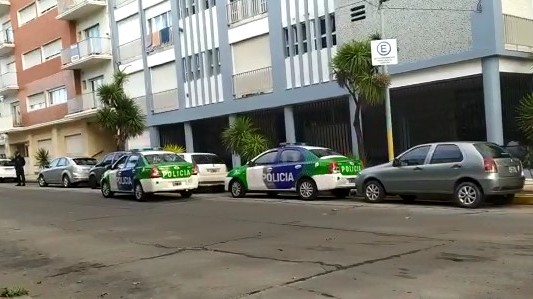 Murió un menor al caer de un sexto piso en La Perla