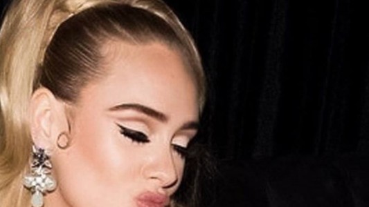 Adele dió a conocer su impactante cambio de look.