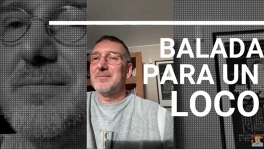 Aislado: Julio Bocca se anima y canta "Balada par un loco" en YouTube