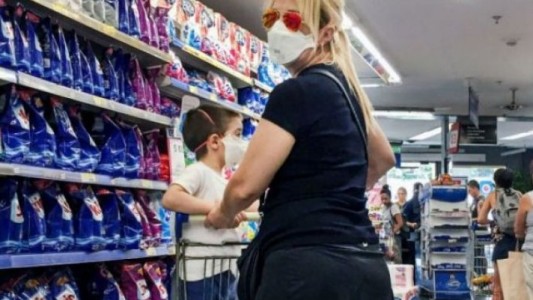 Menores de 12 años pueden ir con sus padres a negocios cercanos: Qué pasará en Córdoba