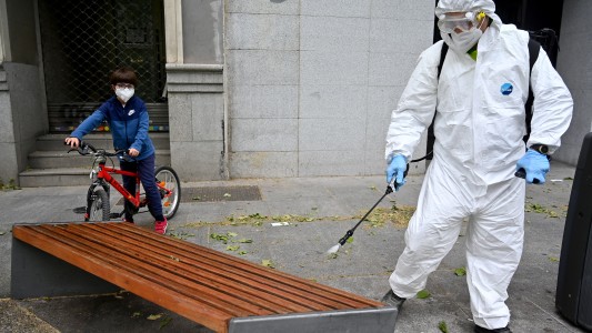 Coronavirus en España: confirman 143 muertos en 24 horas, la cifra más baja en casi dos meses