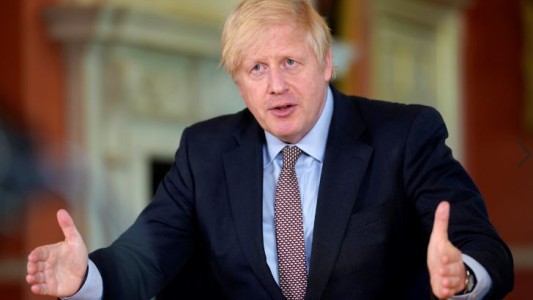 Boris Johnson anuncia un desconfinamiento progresivo a partir de junio